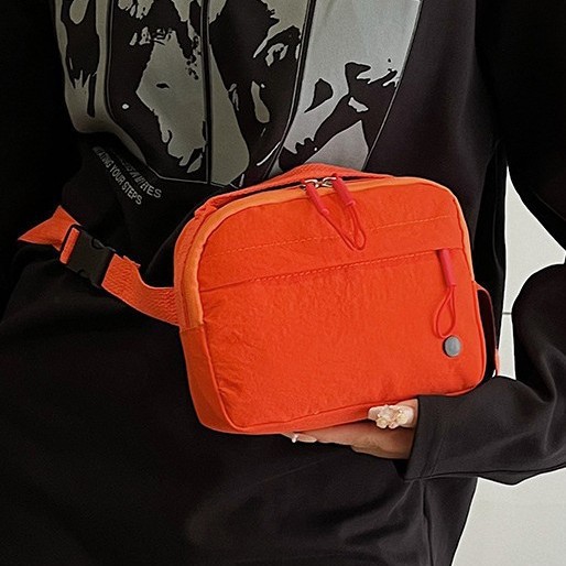 A new stylish solid-color versatile waist bag, a casual and lightweight nylon single-shoulder crossbody small square bag for going out, and a small shoulder bag for mobile phones details Picture