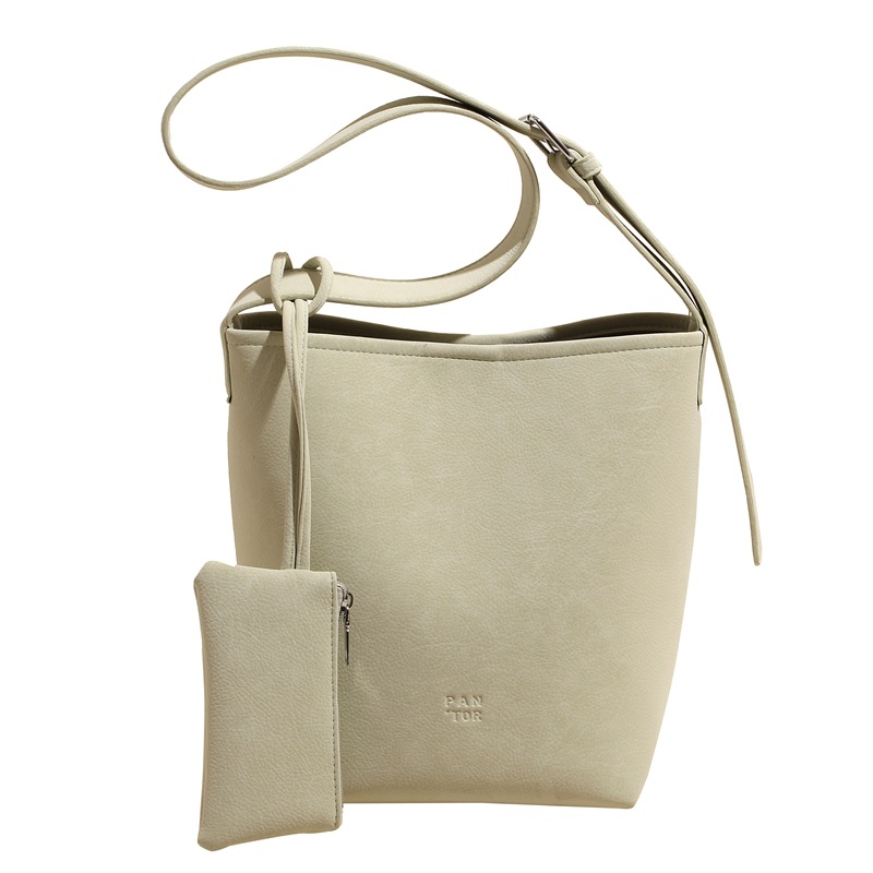 Cross-border 2025 Spring/Summer solid color large-capacity women's new fashionable and versatile commuting Korean retro tote bag Item Picture
