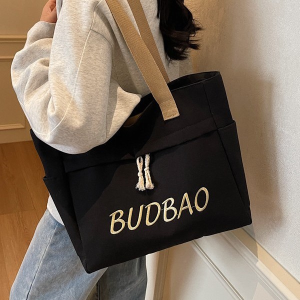 Casual large-capacity nylon fabric bag for women, 2025 new style lightweight and versatile single-shoulder crossbody bag, college student tote bag Application Scenario