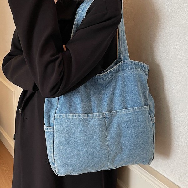Denim single-shoulder bag, women's large-capacity shopping bag, tote bag, Korean casual handbag, portable crossbody bag Application Scenario