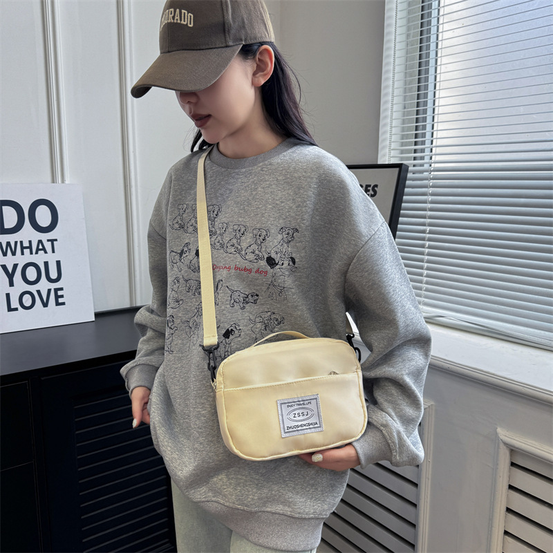 New cross-border hand-held travel bag for women, dry and wet separation yoga and fitness bag, independent shoe compartment, and maternity bag Application Scenario