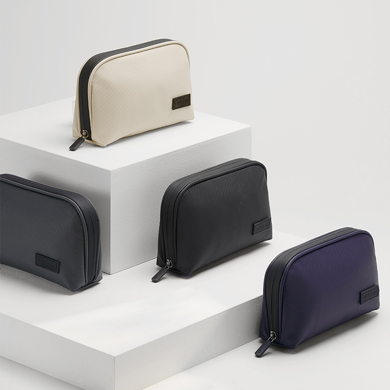 Multi-functional pu digital bag, large-capacity waterproof and convenient storage bag, mobile phone, earphone and data cable storage bag, solid color full figure