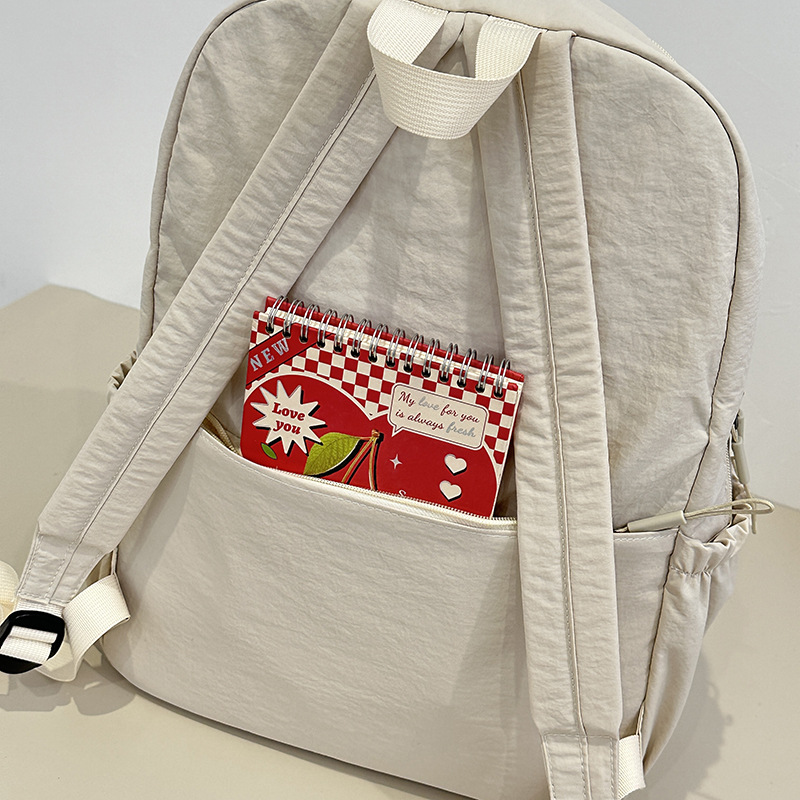 New 2025 cross-border large-capacity student backpack, trendy outdoor travel and casual computer backpack for Japan and South Korea Application Scenario