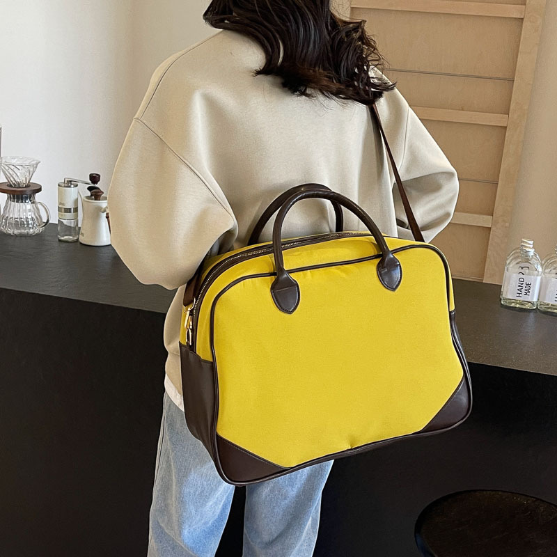 2025 New Korean-style retro travel bag, trendy hand-held yoga and fitness bag, single-shoulder crossbody canvas storage bag Application Scenario
