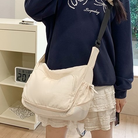 A lightweight, simple and casual women's 2024 new commuter fabric bag, solid color, multi-pocket, large capacity, single-shoulder crossbody bag for women Specification drawing