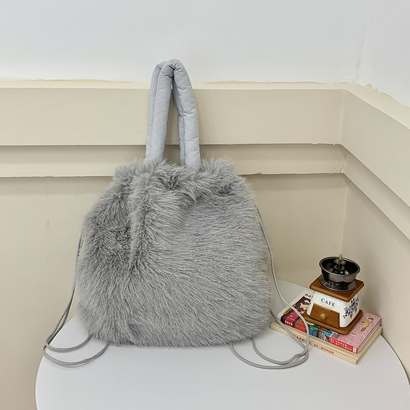 Korean trendy large-capacity 2024 winter new fluffy backpack, niche hand-held backpack, single-shoulder tote bag Specification drawing