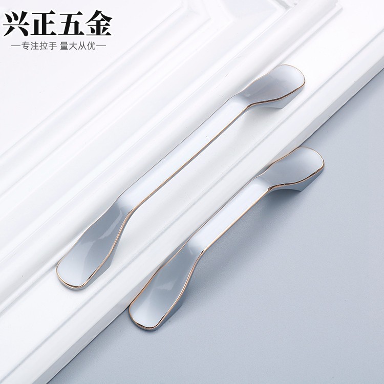 Wholesale of American-style simple Roman black zinc alloy handles, gold wardrobe doors, drawers, simple furniture, shoe cabinet handles Specification drawing
