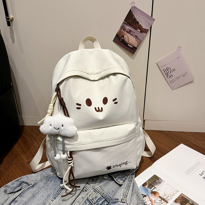 New Japanese-style cute and versatile student backpack for girls, junior high school, senior high school and college students, fresh and clean nylon campus backpack for girls Application Scenario