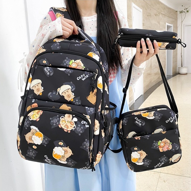 New nylon cute Capibara backpack for primary school students, Korean casual, lightweight and versatile schoolbag wholesale full figure