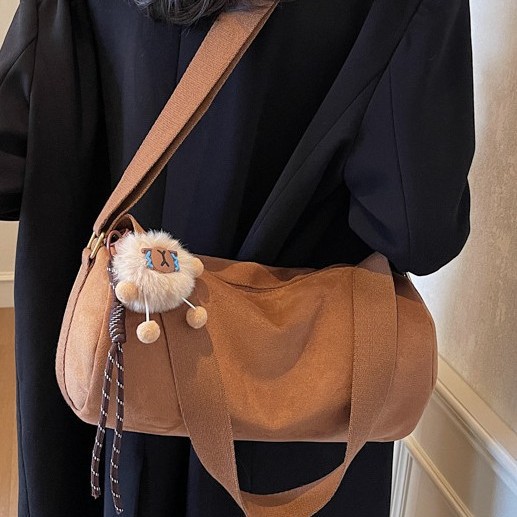 Double single-shoulder travel bag, a Korean version of a niche internet-famous underarm bag and shoulder bag, a retro and fashionable small bag, simple and versatile Application Scenario