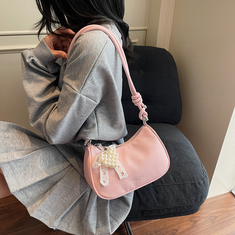 A new, simple and fashionable single-shoulder crossbody bag for women in summer 2025, featuring a high-quality and niche design details Picture