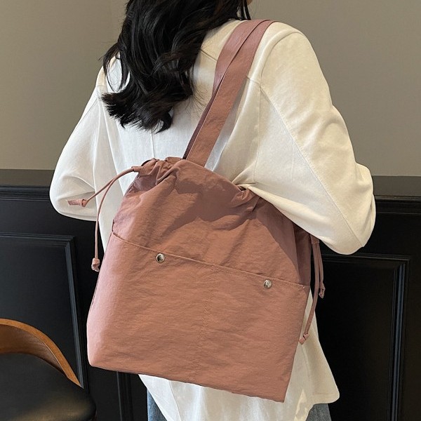 Cross-border lightweight mobile phone bag, lightweight ultra-thin waterproof fabric bag, small bag, Japanese-style crossbody bag, new versatile walking bag details Picture