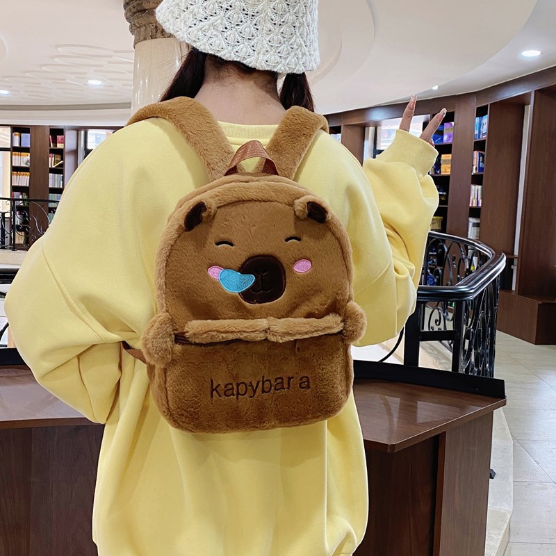 The new Capibara plush Capybara backpack is cute and versatile, a student backpack with a girlish heart and a large capacity Application Scenario
