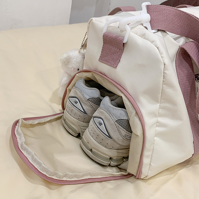 Cute campus-style travel bag, large-capacity student luggage bag, dry and wet separated storage bag, and can be worn with a handle handbag Application Scenario