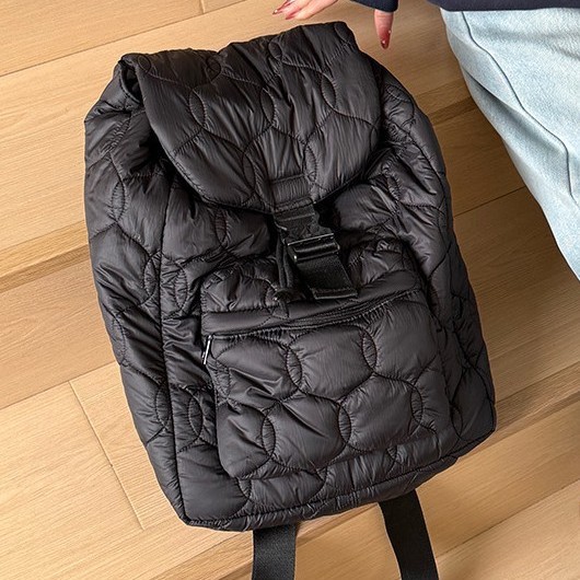 The new cotton-padded jacket bag for autumn and winter is a trendy embroidered thread, fashionable and versatile. It's a unisex backpack with a large capacity and a cool schoolbag Specification drawing