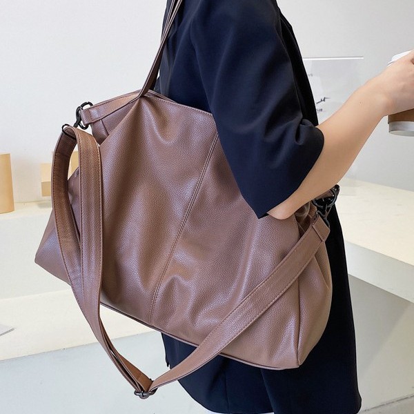 A new soft leather tote bag for women, a versatile casual handbag, and a retro large-capacity single-shoulder crossbody bag full figure