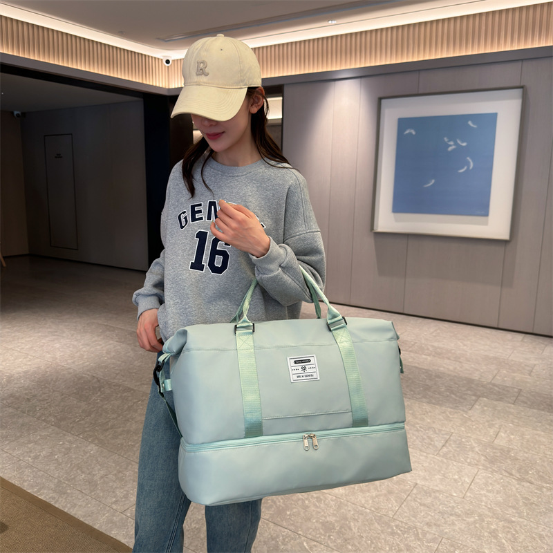 Cross-border outdoor hand-held travel bag for men and women, large-capacity short-distance luggage storage bag, dry and wet separation yoga fitness bag Application Scenario