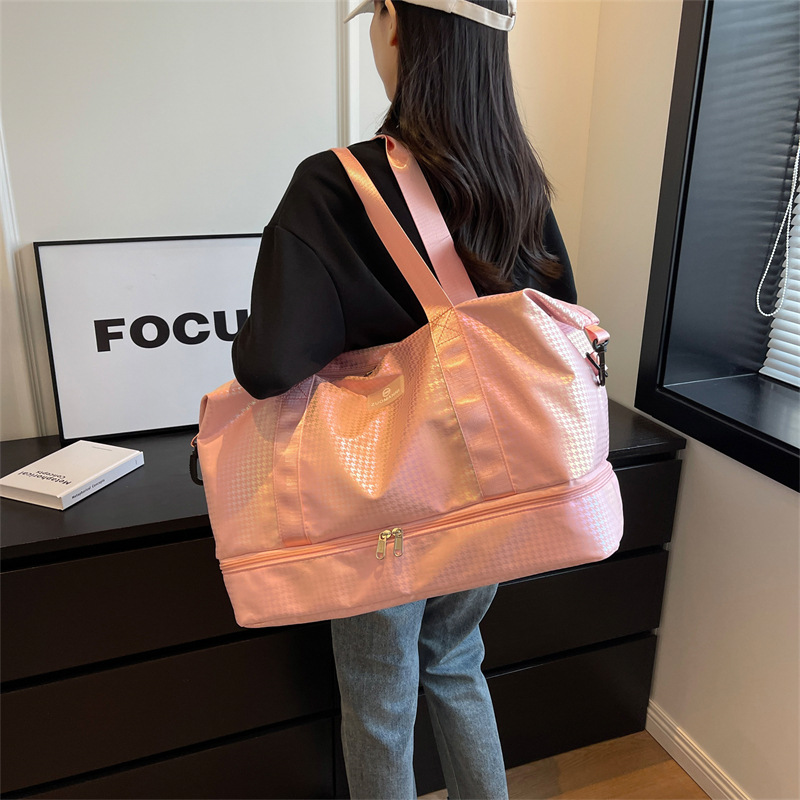 Travel bags, large hand-held bags, women's fashionable outdoor short-distance travel and business trip luggage bags, dry and wet separation sports and fitness bags Application Scenario