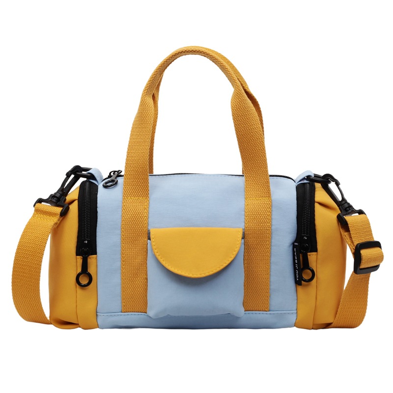 Spring's niche single-shoulder bag is a casual and fashionable highlight. It's a simple and solid-colored hand-held commuting pillow bag that is simple, individual and trendy Item Picture