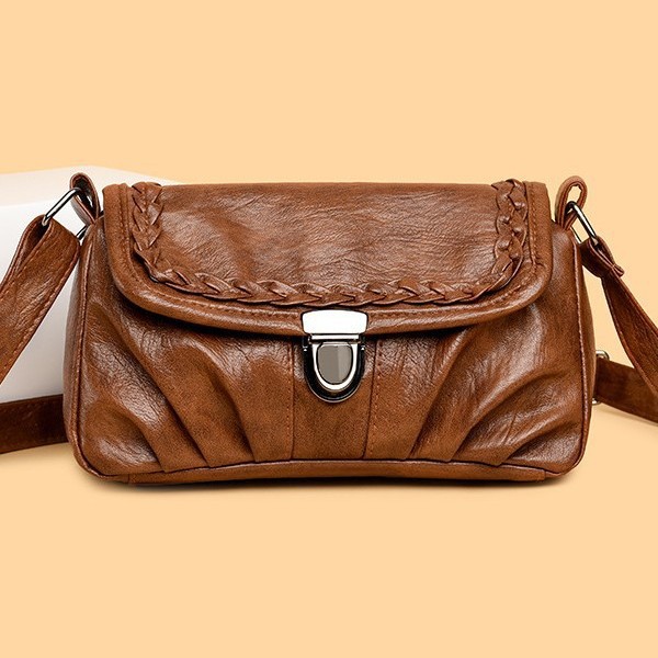 2025 Trendy pleated cloud Bag for Women, summer Korean style fashionable single-shoulder bag, Niche design, ins crossbody bag for mom Application Scenario