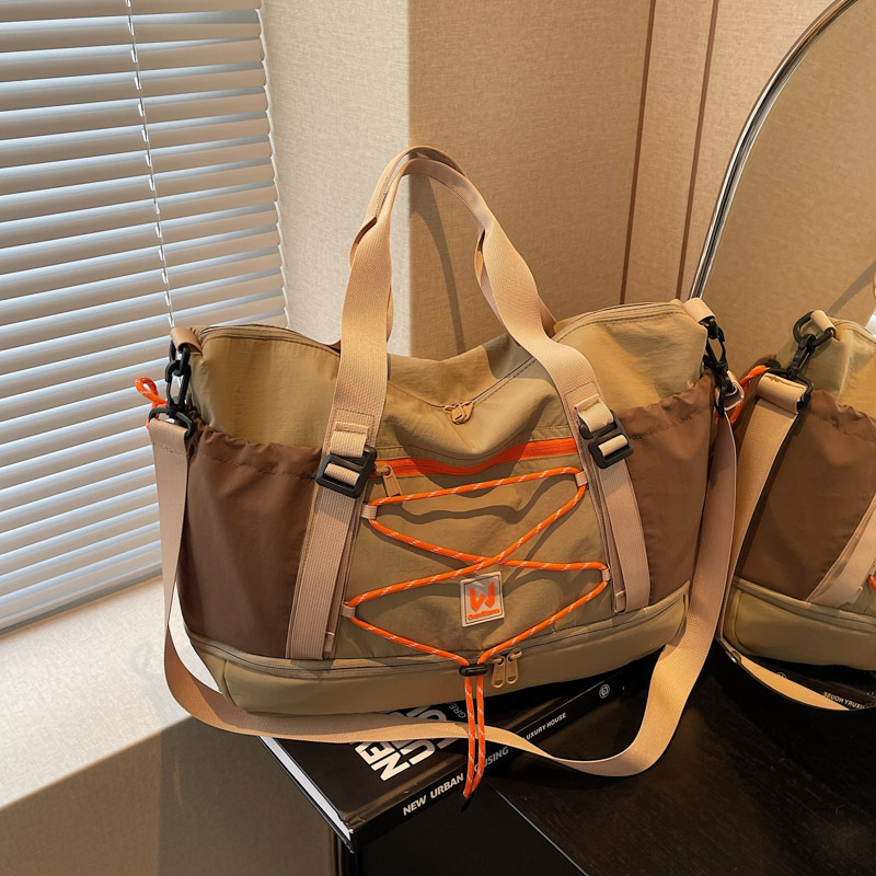 Multi-functional, fashionable and lightweight travel bag for men and women, hand-held and shoulder-loaded business trip luggage bag, independent shoe compartment, swimming training bag full figure