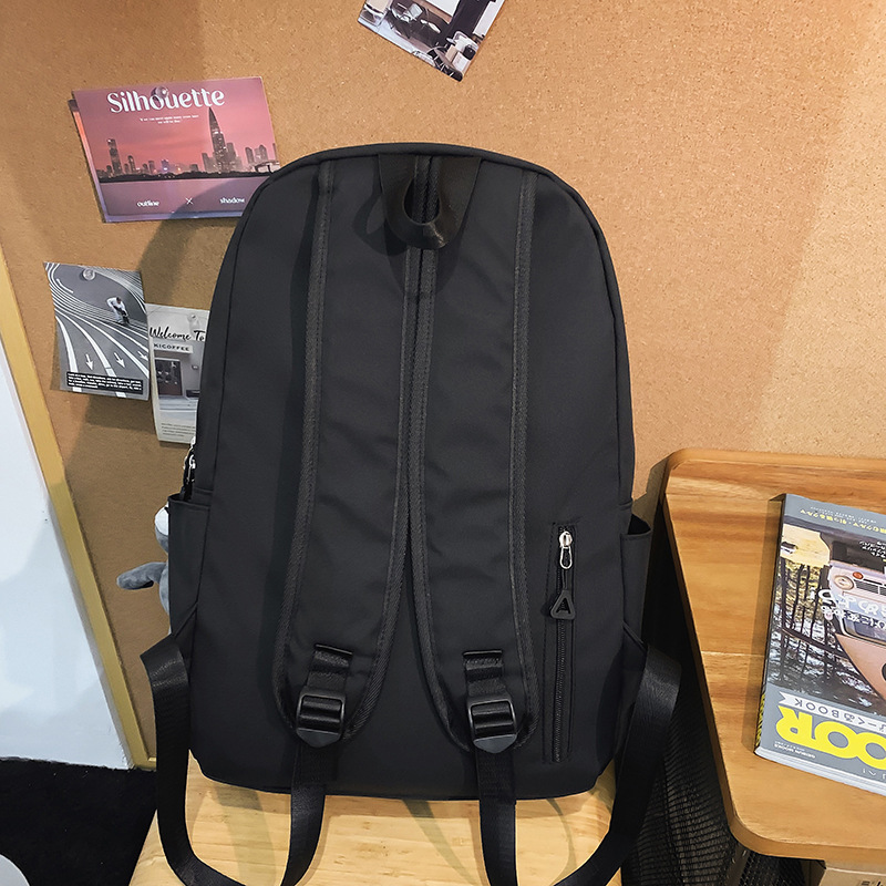 Trendy brand backpacks for men, Japanese-style casual and versatile niche backpacks, lightweight and large-capacity schoolbags for junior high school, senior high school and college students, and women Application Scenario