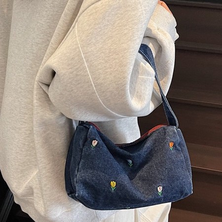 Spring niche canvas bags, embroidered handbags, denim bags, niche designs, fashionable large-capacity single-shoulder bags, and commuter bags Specification drawing