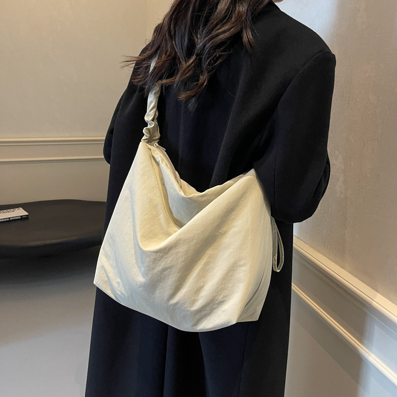Retro workwear nylon Korean-style large-capacity casual single-shoulder crossbody bag with a laid-back style, unisex bag full figure