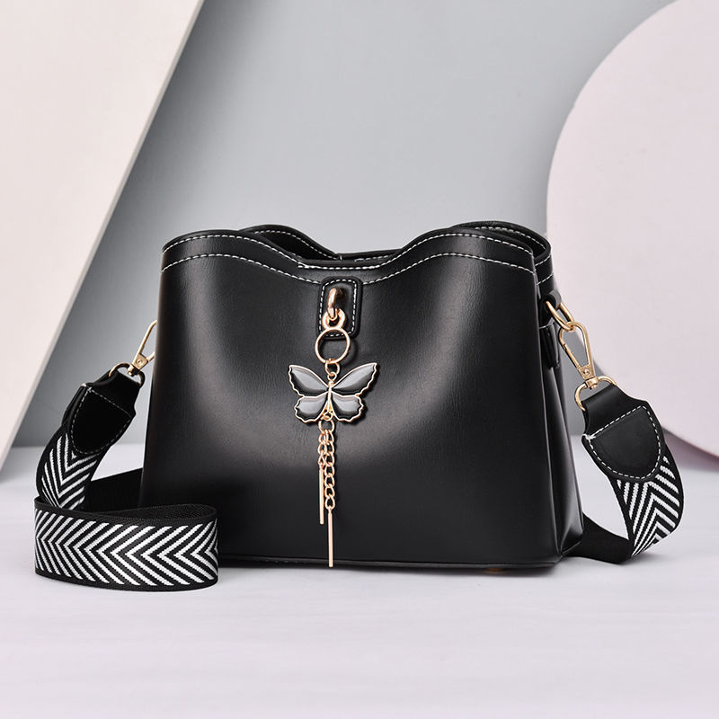 Wholesale of women's small bags 2024 new style, versatile, trendy and fashionable, single-shoulder crossbody cross, one-piece consignment of online red envelopes Specification drawing