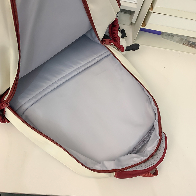 Cute and childlike schoolbag for girls 2024 New Korean version Instagram high appearance level backpack for primary and secondary school students in grades three to six Application Scenario