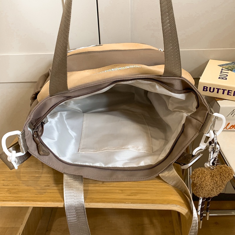 Cute color-blocking and fresh crossbody bag, Japanese-style schoolgirl style, large-capacity tote bag, student class tutorial bag Application Scenario