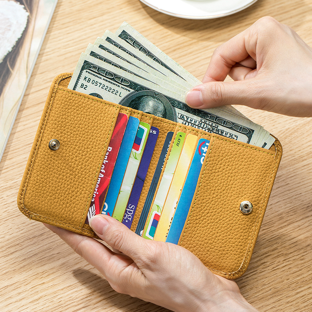 New short pu wallet for Japanese and Korean women, a fashionable first-layer pu multi-slot card bag, a coin purse, and an ins trendy wallet Application Scenario