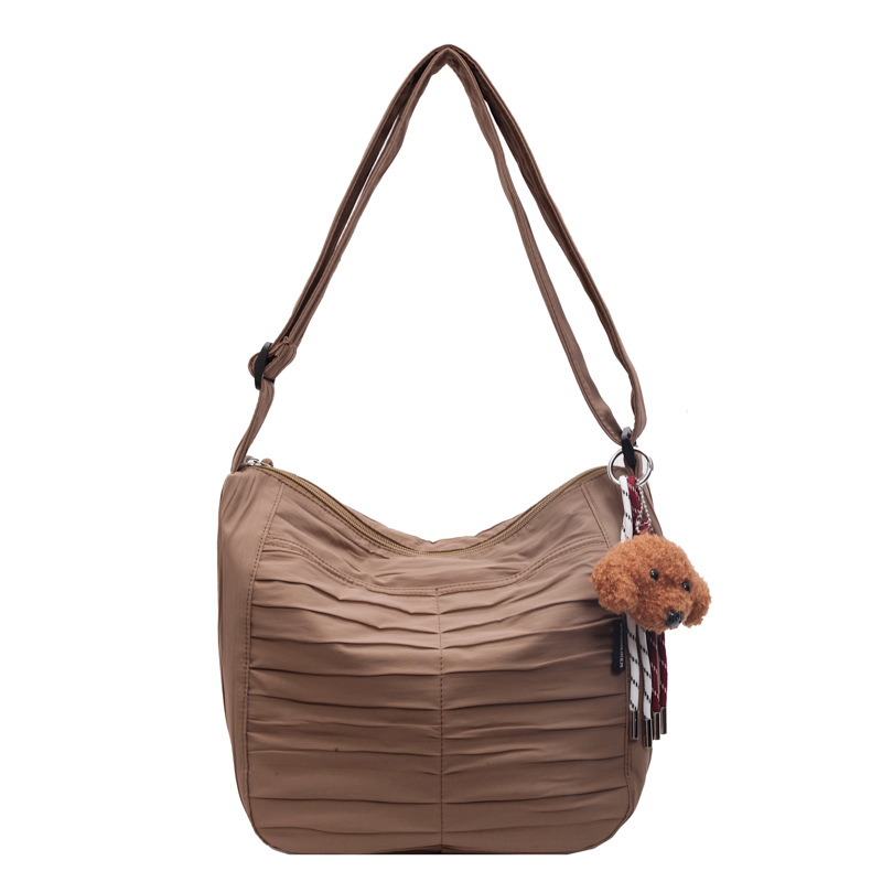 This is a new large-capacity casual bag for women in the autumn and winter of 2024. It features a simple and stylish single-shoulder bag that is versatile for commuting Item Picture