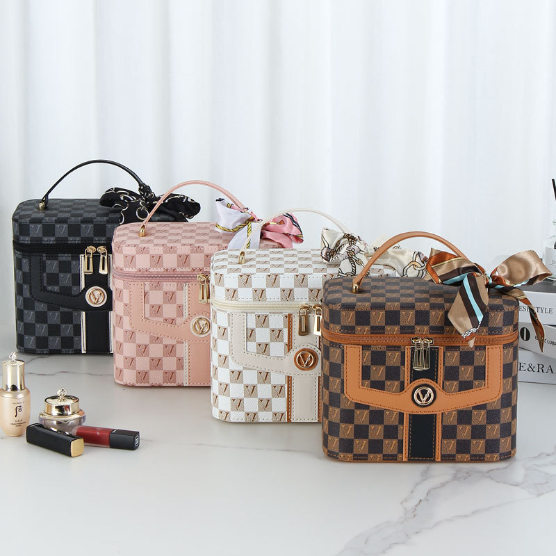 Wholesale of cross-border cosmetic boxes, portable travel large-capacity cosmetic bags, simple hand-carry cosmetic storage boxes with mirrors Specification drawing