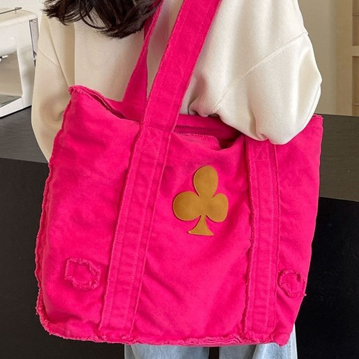 Washed canvas bag, laid-back crossbody bag, girls' artistic class bag, postman bag, casual single-shoulder bag, girls' trendy commuting bag Application Scenario