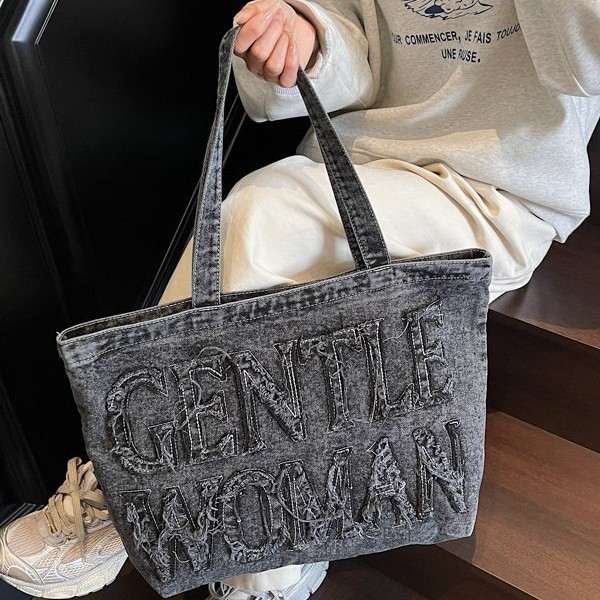 Fashionable and versatile hand-held denim tote bag with fabric fringes and letters, large-capacity single-shoulder bag, casual and cool Specification drawing