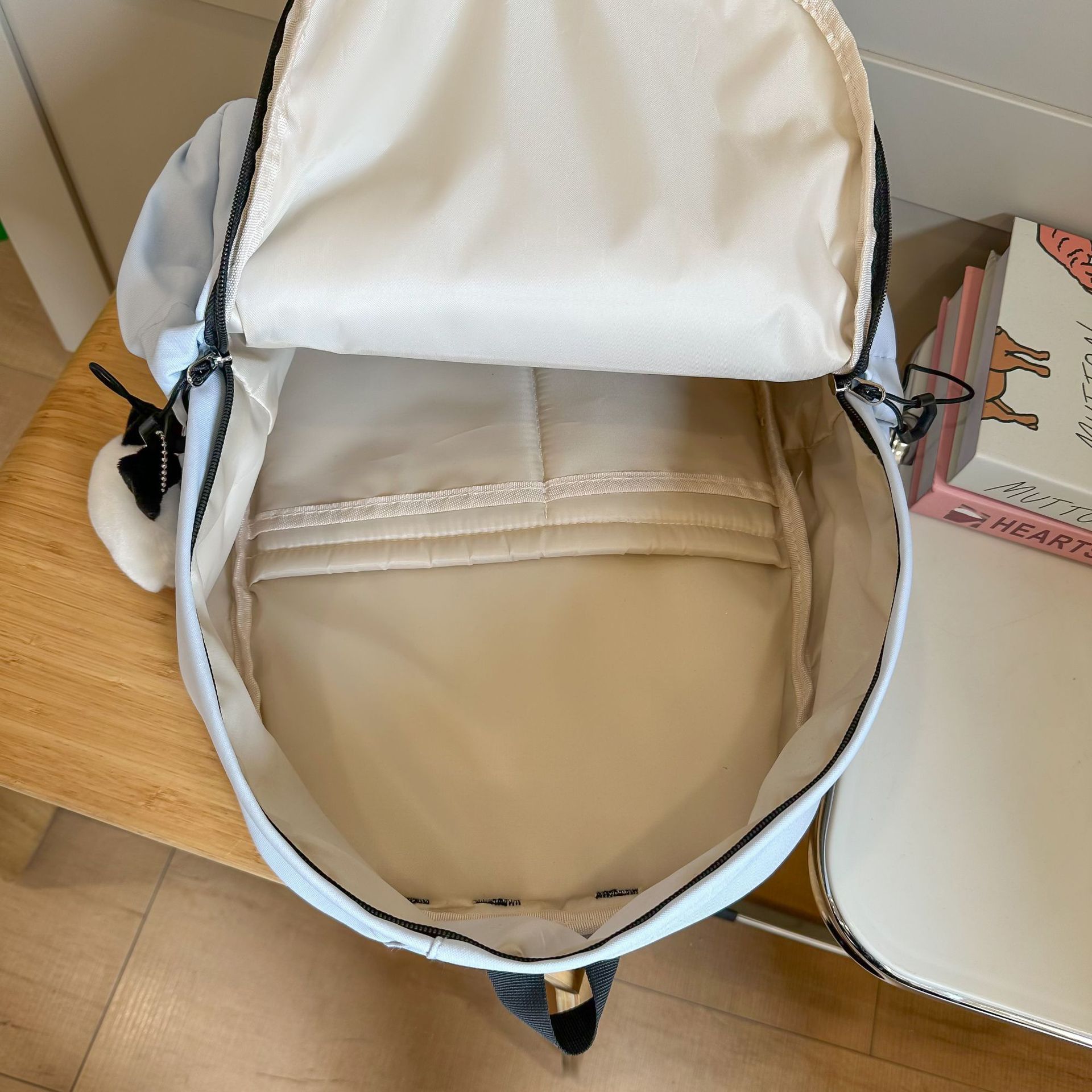 Japanese-style ins fresh and cute student casual backpack, high appearance level, cute and simple, girlish travel mini backpack Application Scenario