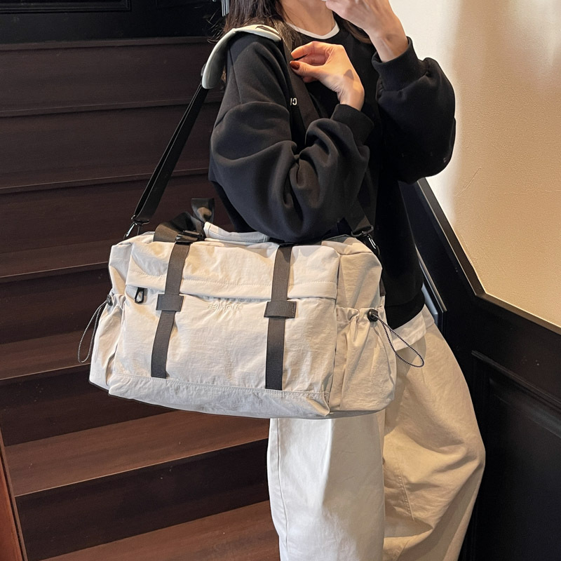 New large-capacity sports and fitness bag with dry and wet separation, lightweight and casual yoga training bag, simple canvas travel bag Specification drawing