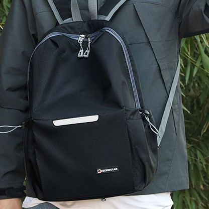 A new fashionable, lightweight and foldable couple backpack with a large capacity of nylon fabric for portable travel Specification drawing