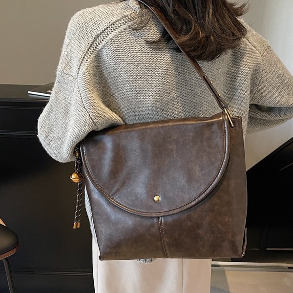 Single-shoulder bag, workwear style, tote bag, shoulder bag, trendy bag, small square bag, street niche, armpit fashion, large capacity bag full figure