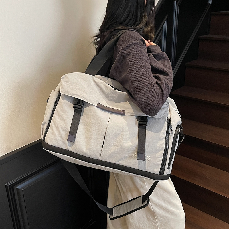 New trendy yoga and fitness bag with large capacity, expandable sports backpack, dry and wet separation, hand-held crossbody travel bag details Picture