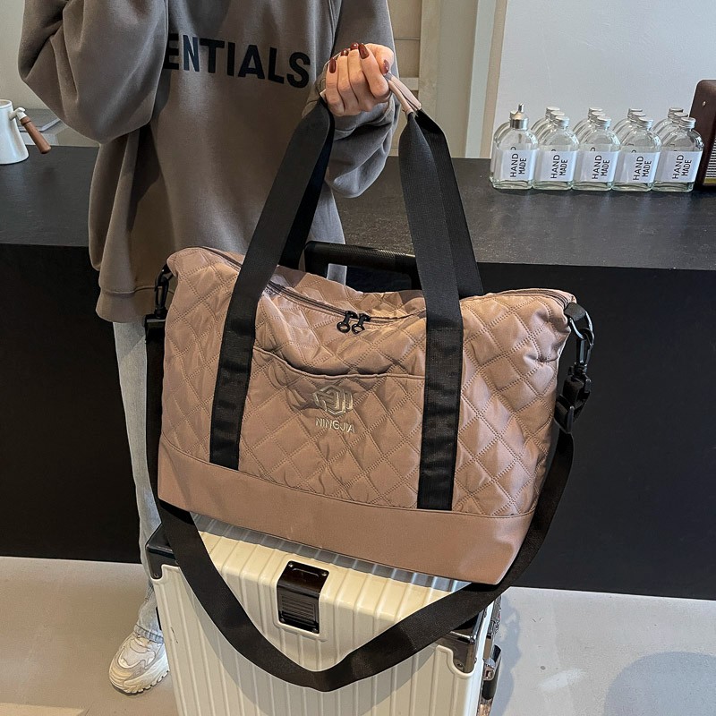 Cross-border dry-wet separation fitness bag 2025 New model carry-on luggage storage bag, sports and leisure yoga bag, training bag Application Scenario