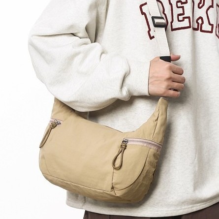 A new casual sports crossbody bag for cross-border fashion, a versatile yoga dumpling bag for commuting, and a multi-functional single-shoulder bag details Picture