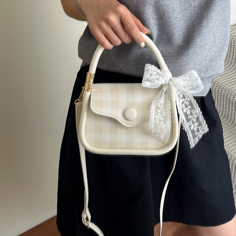 2025 New best-selling versatile handbags: trendy small square bag, versatile shoulder bag, stylish checkered crossbody bag, women's bag details Picture