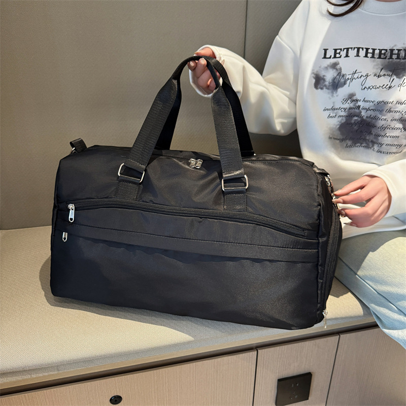 A large-capacity dry-wet separation travel bag, a new Korean-style fashionable fitness bag, and a lightweight outdoor photography storage bag for men and women Specification drawing