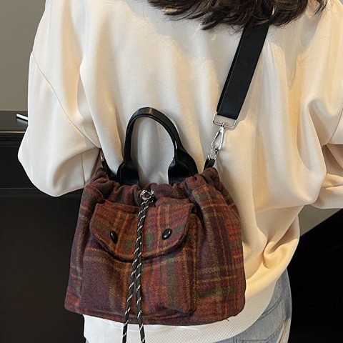 Cross-border striped checkered tote bag for women 2024 autumn/winter, woolen crossbody bag, casual drawstring single-shoulder bag, handbag Specification drawing