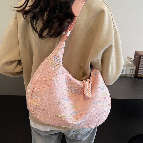 The 2025 new Jiaozo-wrapped women's casual and versatile Instagram niche single-shoulder bag is fresh, fashionable and stylish crossbody bag details Picture