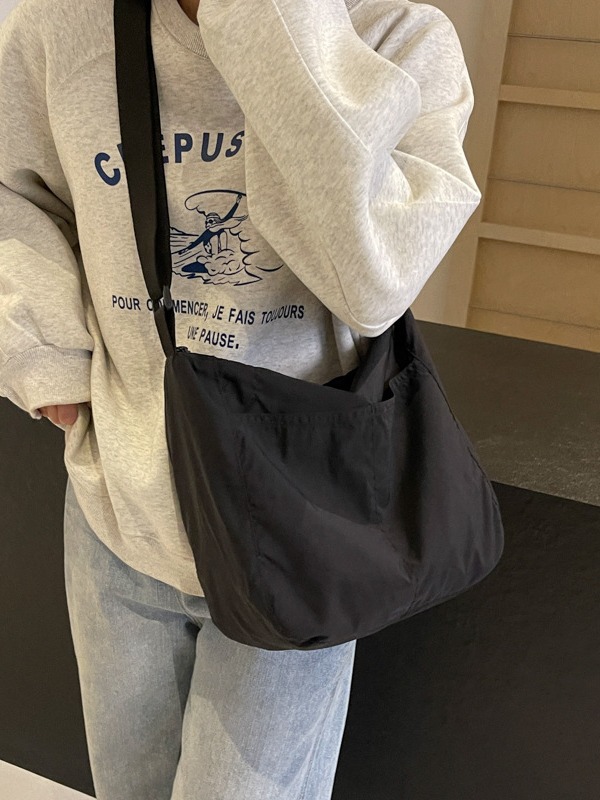 Japanese-style casual and fresh nylon fabric crossbody bag, light and simple solid-color single-shoulder bag, large-capacity student class bag details Picture