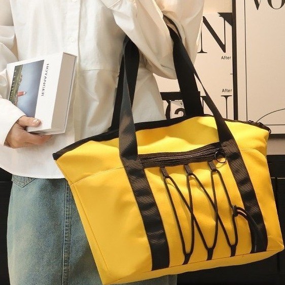 Short-distance travel single-shoulder luggage bag, large-capacity hand-held travel bag, fashionable commuting yoga and fitness bag, tote bag Specification drawing