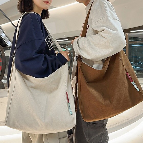 Fashionable tote bag, large capacity, versatile and simple crossbody bag, unise-style Korean class backpack, sports single-shoulder bag full figure